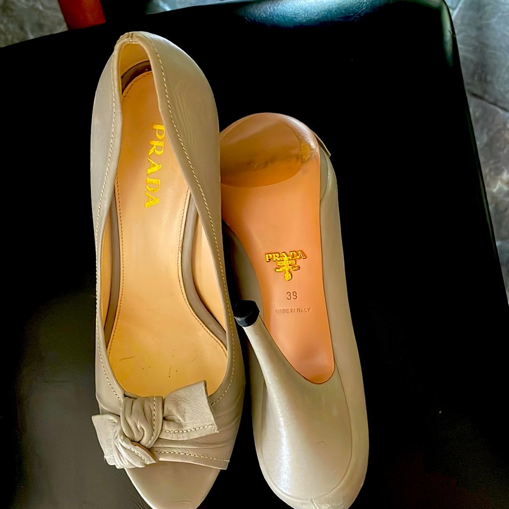 Prada sandals size 39 light gray
